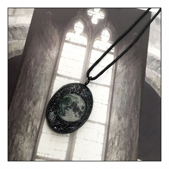 Orgone/Organite EMF Protection Moon Pendant - Picture 2 of 4